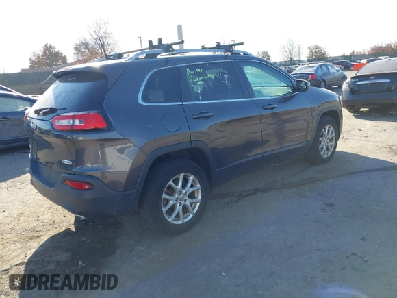 2016 Jeep Cherokee Latitude z VIN 1C4PJMCS1GW242738, wystawiony jako IAAI lot #40765174 z przebiegiem 33 196 mil mil oraz . Historia ofert i sprzedaży dostępna na DreamBid. Obrazek 4.