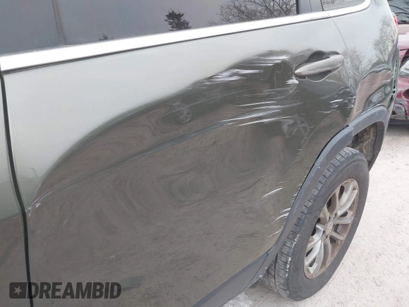 2019 Jeep Cherokee Latitude Plus with VIN 1C4PJMLB2KD395617, listed as a IAAI auction lot 41992532 with 254,632 mi miles and . Bid and sale history available at carsss.com. Image 19.