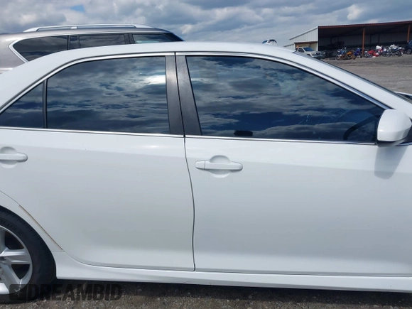 2013 Toyota Camry L with VIN 4T1BF1FK1DU671578, listed as a IAAI auction lot 41982178 with 198,261 mi miles. Bid and sale history available at carsss.com. Image 13.