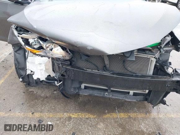 2017 Toyota Camry XLE z VIN 4T1BF1FK3HU374219, wystawiony jako IAAI lot #41502142 z przebiegiem 17 837 mil mil oraz . Historia ofert i sprzedaży dostępna na DreamBid. Obrazek 6.