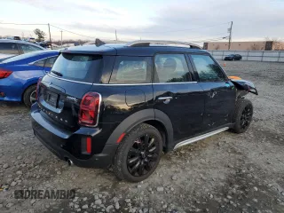 2022 MINI Countryman Cooper S with VIN WMZ83BR08N3N71282, listed as a Copart auction lot 83673944 with 18,095 mi miles and Salvage title. Bid and sale history available at DreamBid. Image 3.
