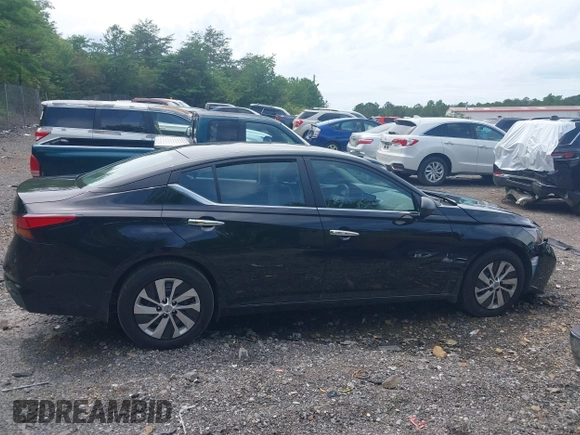 2024 Nissan Altima S with VIN 1N4BL4BV4RN315258, listed as a IAAI auction lot 42152644 with 45,958 mi miles and . Bid and sale history available at carsss.com. Image 13.