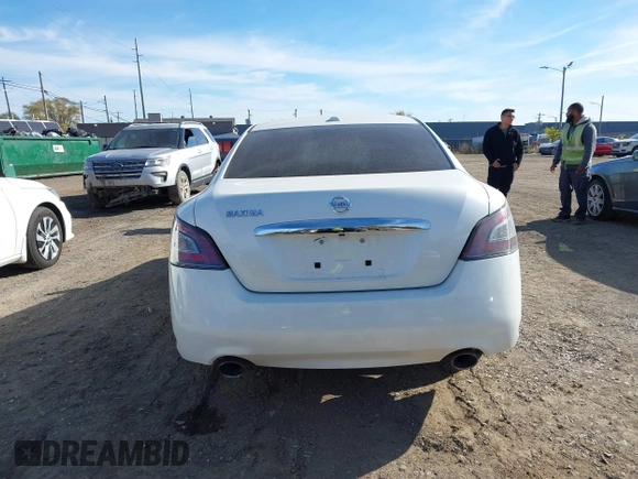 2014 Nissan Maxima S z VIN 1N4AA5AP4EC492795, wystawiony jako IAAI lot #40700233 z przebiegiem 163 096 mil mil oraz . Historia ofert i sprzedaży dostępna na DreamBid. Obrazek 16.