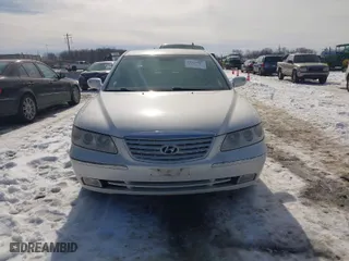 2008 Hyundai Azera Limited with VIN KMHFC46F38A292703, listed as a IAAI auction lot 41624987 with 347,854 mi miles. Bid and sale history available at carsss.com. Image 6.