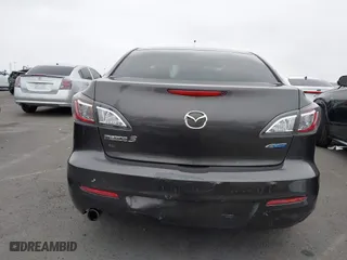 2013 Mazda Mazda3 i Grand Touring with VIN JM1BL1WP9D1758445, listed as a IAAI auction lot 41847918 with 140,833 mi miles. Bid and sale history available at carsss.com. Image 16.