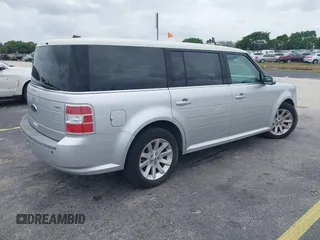 2010 Ford Flex SEL z VIN 2FMGK5CC6ABA82100, wystawiony jako IAAI lot #41960218 z przebiegiem 198 328 mil mil oraz . Historia ofert i sprzedaży dostępna na DreamBid. Obrazek 4.