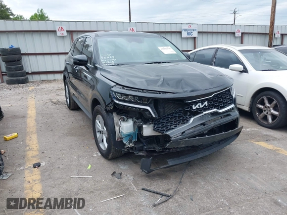 2022 Kia Sorento LX with VIN 5XYRG4LC3NG152579, listed as a IAAI auction lot 42092276 with 77,101 mi miles and . Bid and sale history available at DreamBid. Image 1.