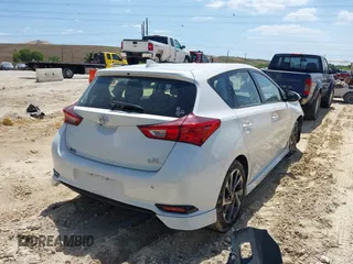 2016 Scion iM z VIN JTNKARJE0GJ517058, wystawiony jako IAAI lot #42145086 z przebiegiem 108 205 mil mil oraz . Historia ofert i sprzedaży dostępna na DreamBid. Obrazek 4.