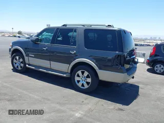 2007 Ford Expedition Eddie Bauer with VIN 1FMFU17567LA18870, listed as a IAAI auction lot 42541572 with Not provided miles and . Bid and sale history available at DreamBid. Image 3.
