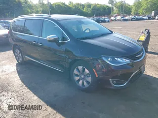 2018 Chrysler Pacifica Hybrid Limited с VIN 2C4RC1N70JR159165, выставлен на аукционе IAAI как лот 42286295 с пробегом 173 351 миль миль и . История ставок и продаж доступна на DreamBid. Изображение 1.