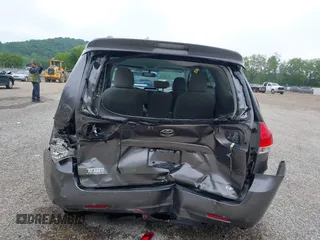 2014 Toyota Sienna LE AAS с VIN 5TDKK3DC8ES422689, выставлен на аукционе IAAI как лот 42306029 с пробегом 41 627 миль миль и . История ставок и продаж доступна на DreamBid. Изображение 16.