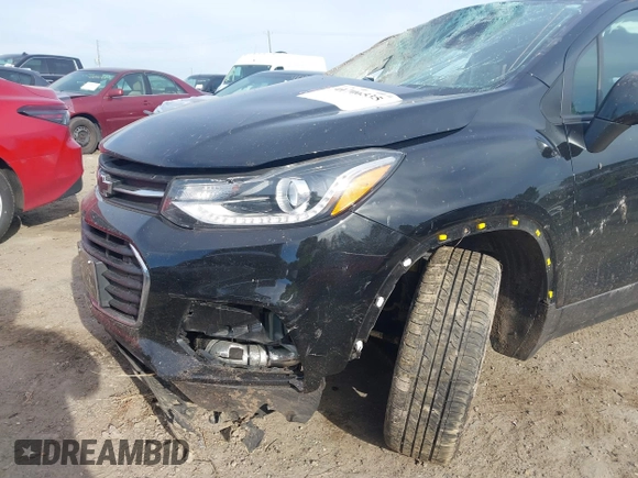 2022 Chevrolet Trax LT with VIN KL7CJPSM4NB534680, listed as a IAAI auction lot 41706535 with 104,130 mi miles. Bid and sale history available at carsss.com. Image 6.