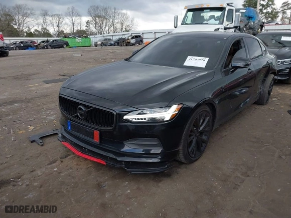 2018 Volvo S90 Momentum with VIN LVY982AK8JP005735, listed as a IAAI auction lot 41703970 with 98,080 mi miles. Bid and sale history available at carsss.com. Image 2.
