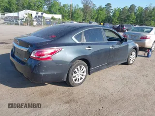 2013 Nissan Altima SV with VIN 1N4AL3AP0DN407193, listed as a IAAI auction lot 42152690 with 188,279 mi miles and . Bid and sale history available at carsss.com. Image 4.