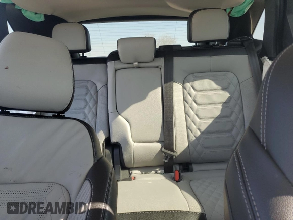 2024 Ford Escape Platinum with VIN 1FMCU9JAXRUA33229, listed as a Copart auction lot 44464685 with 5,431 mi miles and Salvage Title. Bid and sale history available at DreamBid. Image 10.