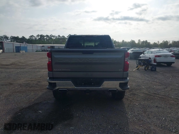 2021 Chevrolet Silverado 1500 LT with VIN 1GCUYDED4MZ149526, listed as a IAAI auction lot 41863285 with 38,591 mi miles. Bid and sale history available at carsss.com. Image 17.