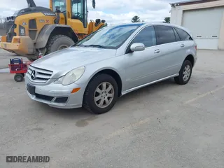 2007 Mercedes-Benz R-Class 3.5L with VIN 4JGCB65E57A052688, listed as a IAAI auction lot 42062948 with 142,440 mi miles. Bid and sale history available at carsss.com. Image 2.
