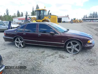 1994 Chevrolet Caprice LS z VIN 1G1BN52P2RR130218, wystawiony jako IAAI lot #42222080 z przebiegiem Nie podano mil oraz . Historia ofert i sprzedaży dostępna na DreamBid. Obrazek 14.