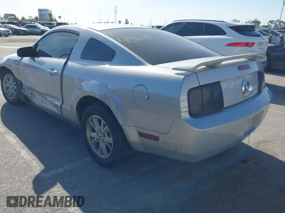 2006 Ford Mustang Standard with VIN 1ZVFT80N565198126, listed as a IAAI auction lot 41946052 with 159,915 mi miles. Bid and sale history available at carsss.com. Image 3.