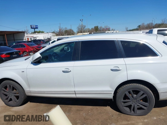 2014 Audi Q7 3.0T Premium Plus with VIN WA1LGAFEXED000843, listed as a IAAI auction lot 41728585 with 169,033 mi miles. Bid and sale history available at carsss.com. Image 15.