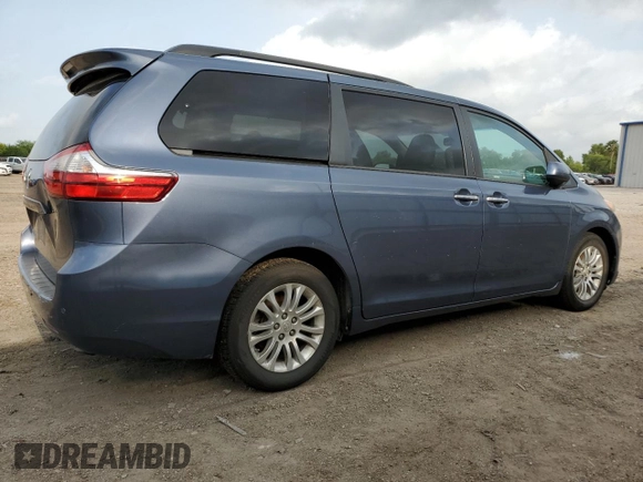 2017 Toyota Sienna XLE Auto Access Seat z VIN 5TDYZ3DC5HS772503, wystawiony jako Copart lot #54207045 z przebiegiem 158 251 mil mil oraz Szkody całkowita. Historia ofert i sprzedaży dostępna na DreamBid. Obrazek 3.