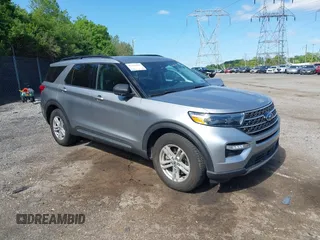 2021 Ford Explorer XLT z VIN 1FMSK8DH4MGA26515, wystawiony jako IAAI lot #42303295 z przebiegiem 52 002 mil mil oraz . Historia ofert i sprzedaży dostępna na DreamBid. Obrazek 1.