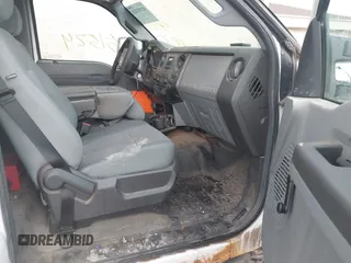 2012 Ford F-250 XL с VIN 1FDBF2B60CEC35487, выставлен на аукционе IAAI как лот 42251524 с пробегом 380 107 миль миль и . История ставок и продаж доступна на DreamBid. Изображение 5.