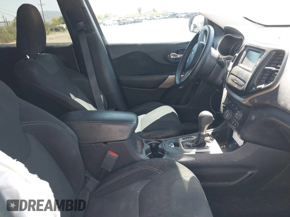 2017 Jeep Cherokee Latitude with VIN 1C4PJLCB3HW660925, listed as a IAAI auction lot 42087708 with 111,345 mi miles and . Bid and sale history available at carsss.com. Image 5.