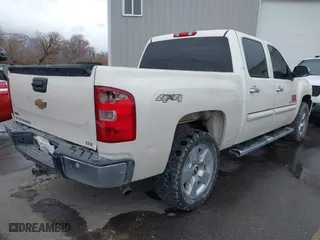 2009 Chevrolet Silverado 1500 LTZ with VIN 3GCEK33379G278538, listed as a IAAI auction lot 41713259 with 228,197 mi miles. Bid and sale history available at carsss.com. Image 4.