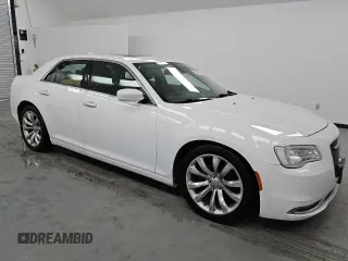 2016 Chrysler 300 Anniversary Edition with VIN 2C3CCAAG6GH313912, listed as a Copart auction lot 50132135 with 124,933 mi miles and Clean Title. Bid and sale history available at DreamBid. Image 4.