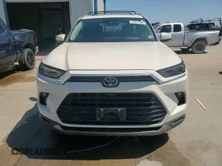 2024 Toyota Highlander XLE with VIN 5TDAAAB53RS028837, listed as a Copart auction lot 52251485 with 31,040 mi miles and Salvage title. Bid and sale history available at DreamBid. Image 14.