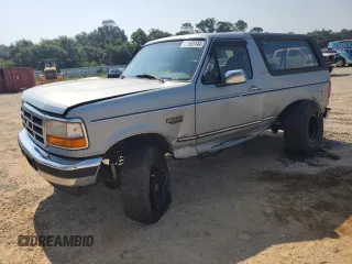 1996 Ford Bronco Custom with VIN 1FMEU15H2TLA98333, listed as a Copart auction lot 67065144 with 347,019 mi miles and Salvage Title. Bid and sale history available at carsss.com. Image 1.