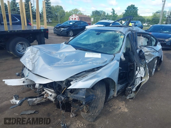 2014 BMW 3 Series 328i xDrive с VIN WBA3B5C55EF599510, выставлен на аукционе IAAI как лот 42333132 с пробегом 180 588 миль миль и . История ставок и продаж доступна на DreamBid. Изображение 6.