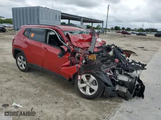 2018 Jeep Compass Latitude with VIN 3C4NJCBB4JT194684, listed as a Copart auction lot 73761334 with 0 mi miles and Salvage Title. Bid and sale history available at carsss.com. Image 4.