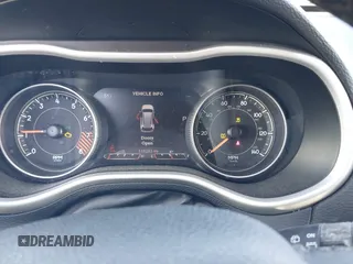 2015 Jeep Cherokee Trailhawk with VIN 1C4PJMBS7FW699392, listed as a IAAI auction lot 41797617 with 1 mi miles. Bid and sale history available at carsss.com. Image 7.