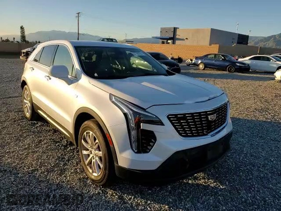2019 Cadillac XT4 FWD Luxury with VIN 1GYAZAR47KF165866, listed as a Copart auction lot 37790783 with 23,822 mi miles. Bid and sale history available at carsss.com. Image 10.