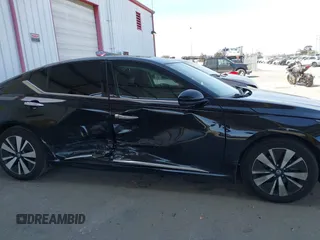 2019 Nissan Altima 2.5 SV with VIN 1N4BL4DV5KC171640, listed as a IAAI auction lot 41845529 with 70,615 mi miles. Bid and sale history available at carsss.com. Image 13.