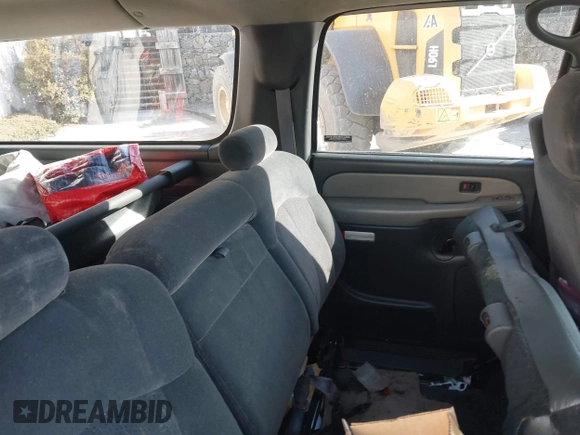 2000 Chevrolet Suburban LS with VIN 3GNFK16TXYG142561, listed as a IAAI auction lot 41281631 with 385,565 mi miles and . Bid and sale history available at DreamBid. Image 8.