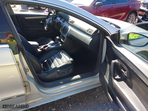 2011 Volkswagen CC Sport with VIN WVWMP7AN4BE724764, listed as a IAAI auction lot 41406707 with NaN miles. Bid and sale history available at carsss.com. Image 5.