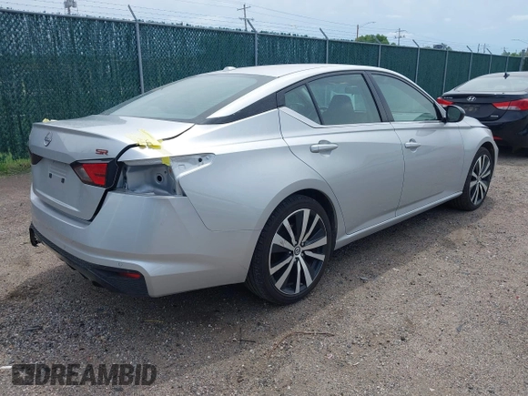 2024 Nissan Altima 2.5 SR with VIN 1N4BL4CV4RN391478, listed as a IAAI auction lot 42149791 with 30,376 mi miles. Bid and sale history available at carsss.com. Image 4.