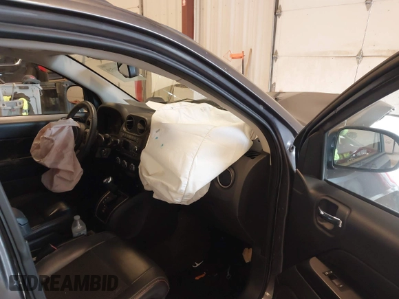 2016 Jeep Compass Sport with VIN 1C4NJDBB3GD805857, listed as a IAAI auction lot 42330519 with 135,578 mi miles and . Bid and sale history available at DreamBid. Image 5.