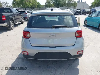 2021 Hyundai Venue SE z VIN KMHRB8A38MU112404, wystawiony jako IAAI lot #42221700 z przebiegiem 19 281 mil mil oraz . Historia ofert i sprzedaży dostępna na DreamBid. Obrazek 17.