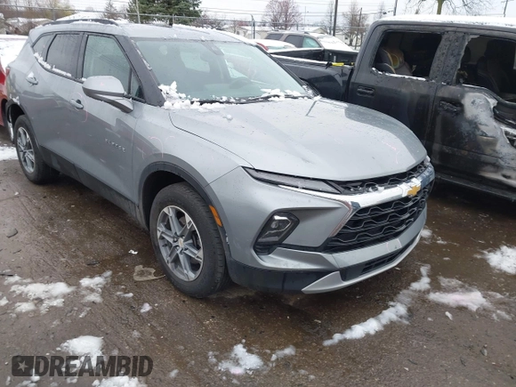 2024 Chevrolet Blazer LT z VIN 3GNKBCR4XRS162094, wystawiony jako IAAI lot #42007044 z przebiegiem 23 421 mil mil oraz . Historia ofert i sprzedaży dostępna na DreamBid. Obrazek 1.