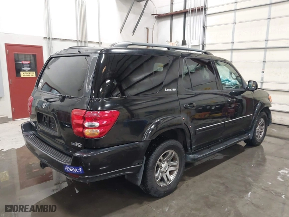 2004 Toyota Sequoia Limited with VIN 5TDZT38A24S226055, listed as a IAAI auction lot 40219005 with 226,445 mi miles. Bid and sale history available at carsss.com. Image 4.