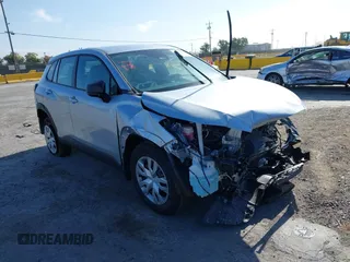 2025 Toyota Corolla Cross L с VIN 7MUAAAAGXSV121854, выставлен на аукционе IAAI как лот 42415404 с пробегом 1 533 миль миль и . История ставок и продаж доступна на DreamBid. Изображение 1.
