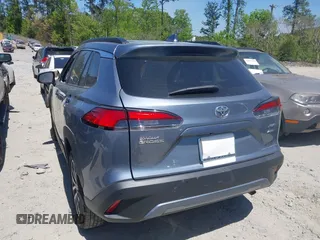 2023 Toyota Corolla Cross XLE z VIN 7MUDAABG7PV049417, wystawiony jako IAAI lot #42037055 z przebiegiem 28 325 mil mil oraz . Historia ofert i sprzedaży dostępna na DreamBid. Obrazek 3.