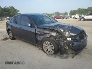 2007 BMW 3 Series 328i z VIN WBAVA33507KX72442, wystawiony jako Copart lot #59585405 z przebiegiem 185 003 mil mil oraz Szkoda całkowita • Salvage title. Historia ofert i sprzedaży dostępna na DreamBid. Obrazek 4.