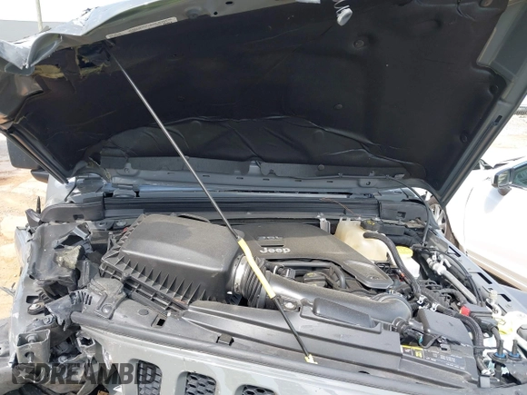 2019 Jeep Wrangler Unlimited Sport S with VIN 1C4HJXDG3KW662946, listed as a IAAI auction lot 42157025 with 26,096 mi miles and . Bid and sale history available at DreamBid. Image 10.