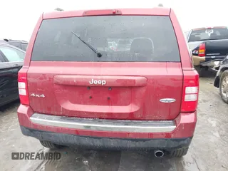 2016 Jeep Patriot Latitude with VIN 1C4NJRFB8GD737806, listed as a IAAI auction lot 41509880 with 87,111 mi miles. Bid and sale history available at carsss.com. Image 17.