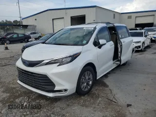 2024 Toyota Sienna XLE with VIN 5TDYRKEC0RS198998, listed as a Copart auction lot 78464144 with 8,964 mi miles and Salvage Title. Bid and sale history available at carsss.com. Image 1.